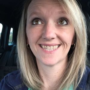 Meet your Posher, Connie